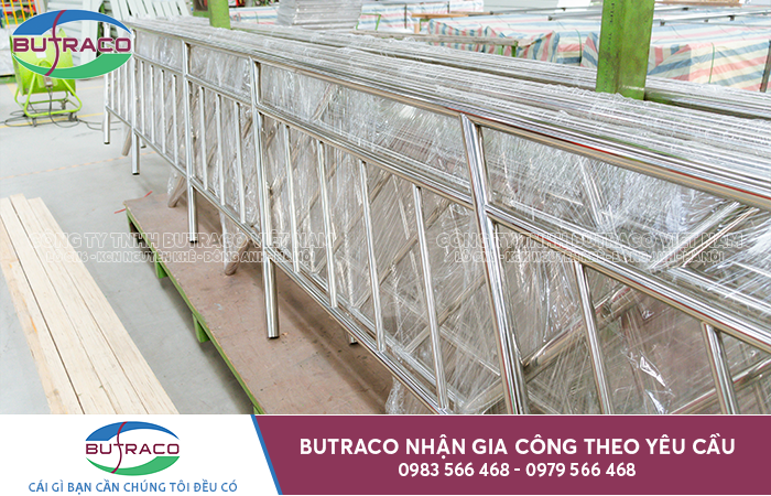Báo giá cầu thang inox 304 – Các mẫu thiết kế đẹp và hiện đại