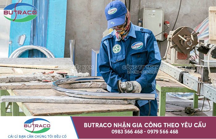 nước   mua   ở   đâu   trượt   nối   đồng   mái   hiên