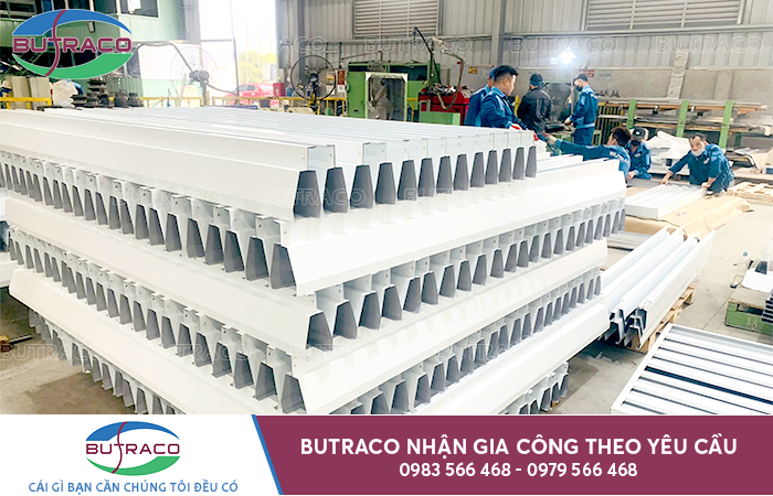 Tất tật những điều bạn nên biết về cửa chớp tôn