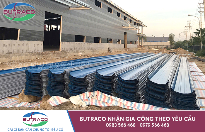 Giá tôn Seamlock - các yếu tố ảnh hưởng đến giá tôn Seamlock