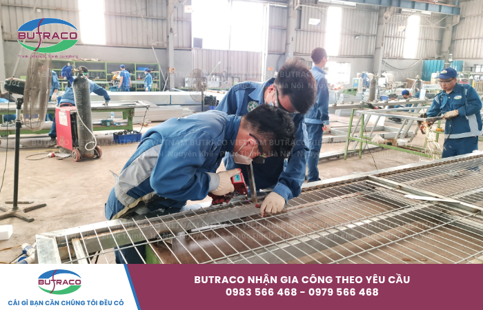 Ứng dụng của hàng rào thép trong công trình xây dựng