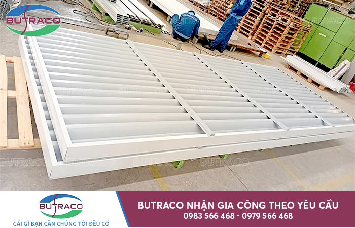 Cửa chớp tôn: Đặc điểm, ưu điểm và báo giá 