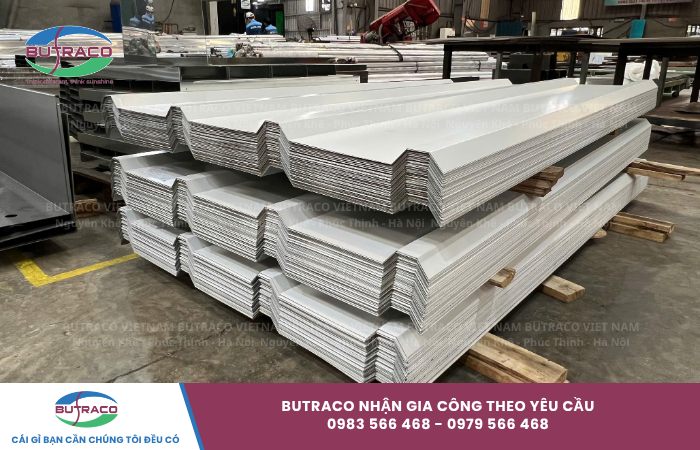 So sánh tôn 3 lớp và tôn sóng