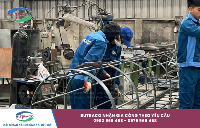 Cầu thang thép thoát hiểm - Cấu tạo, ứng dụng và báo giá