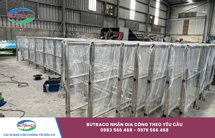 Lan can cho nhà xưởng công nghiệp, nhà máy: các loại phổ biến và báo giá  