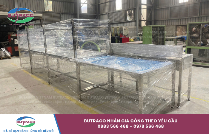 Bàn thao tác công nghiệp: Phân loại, thông số kỹ thuật và báo giá gia công