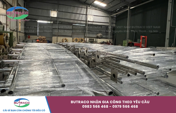 Lan can Inox nhà xưởng: Tiêu chuẩn, phân loại và báo giá