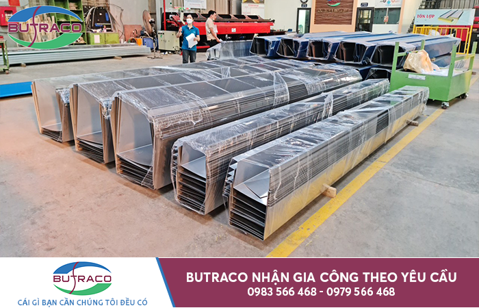 Gia công máng thoát nước inox theo yêu cầu: Báo giá & Quy chuẩn